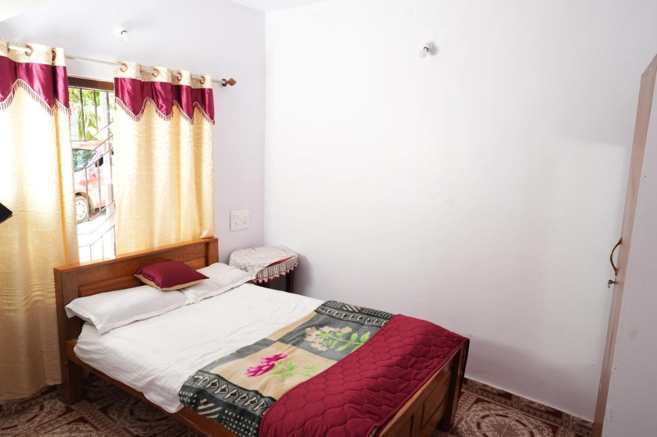 Greenhouse Homestay Siddapura  Luaran gambar