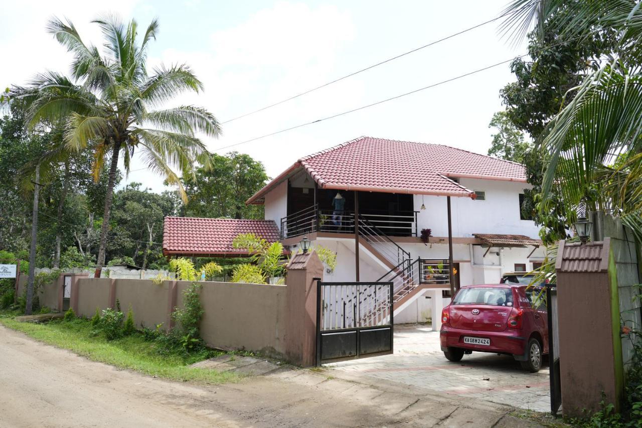 Greenhouse Homestay Siddapura  Luaran gambar